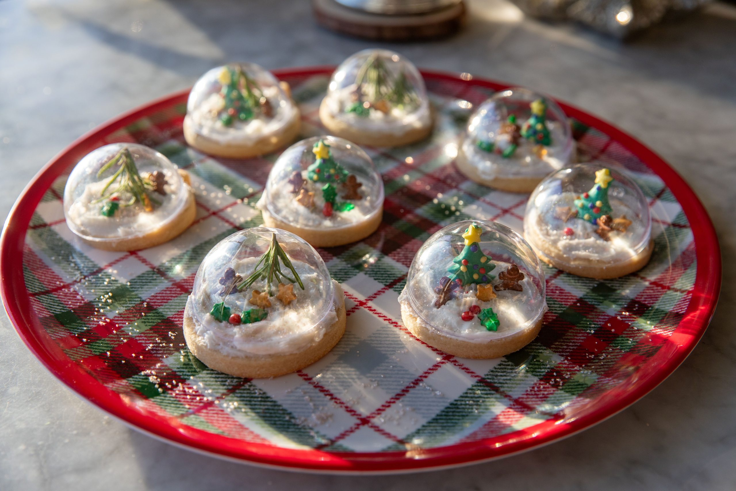 Snow Globe Sugar Cookies by Chez Chanelle